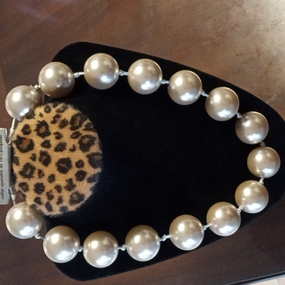 Chunky Beige Pearls New - Picture 3 of 3